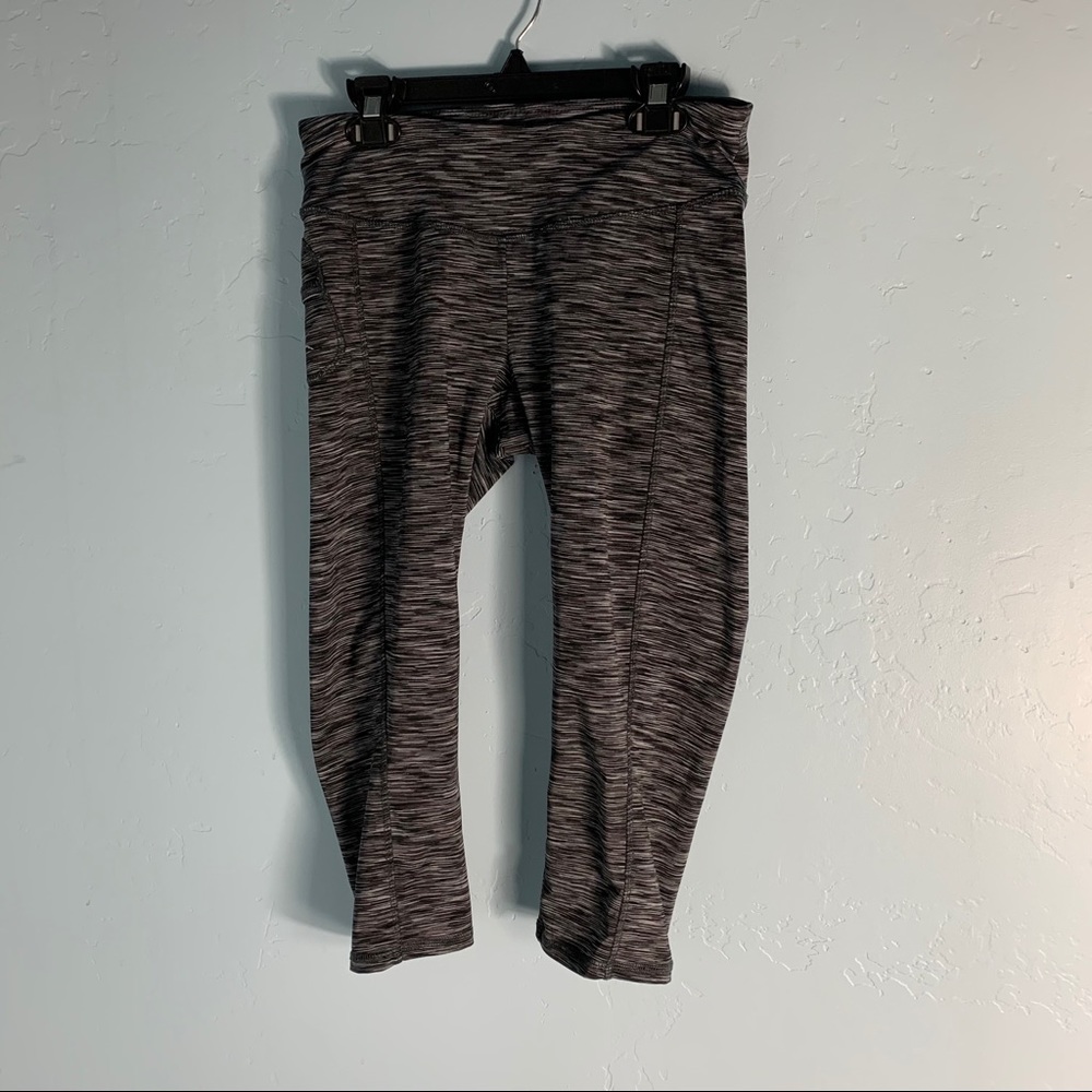 Danskin Grey/Black Knee Length Leggings